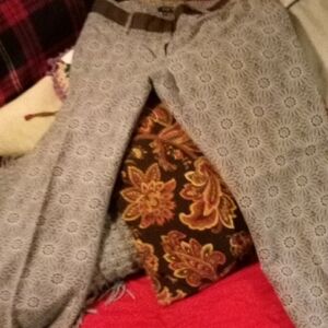Patterned Gray Pants with Belt